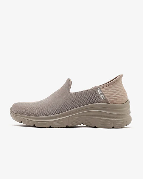 کفش راحتی زنانه اسکیچرز (Skechers) مدل Fashion Fit - بژ (طرح پلنگ)